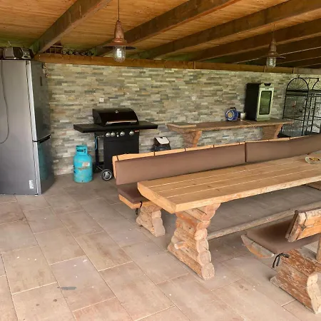 Apartmán S Bazénem A Saunou Perštejn